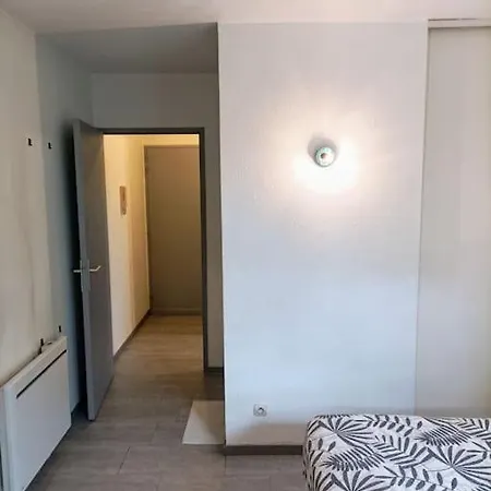 Proche Centre Апартаменты *